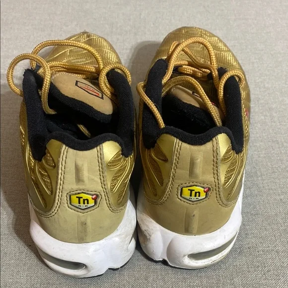 Nike Air Max Plus TN BG Metallic Gold Red Reflective AR0259-700 Youth US Size 7Y - Picture 2 of 12